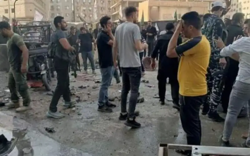 قتيلة وإصابات بانفجار أمام فندق في