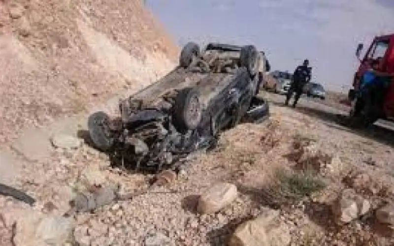 وفاة و4 إصابات بحادث تدهور مركبة