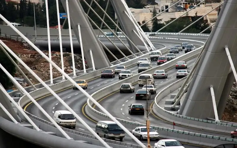 تصادم 6 مركبات باتجاه نفق عبدون