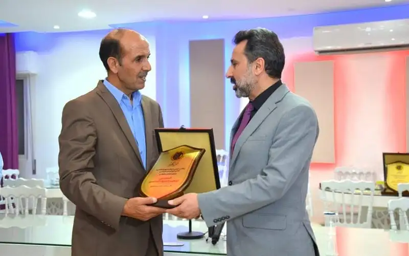 المهندس إبراهيم المناصير يهدي نادي مرج