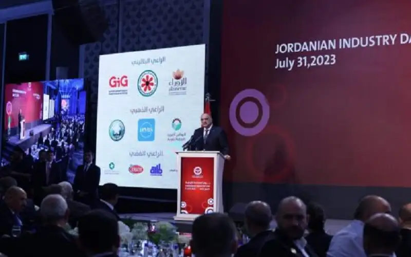 الخصاونة: القطاع الخاص شريك في إيجاد