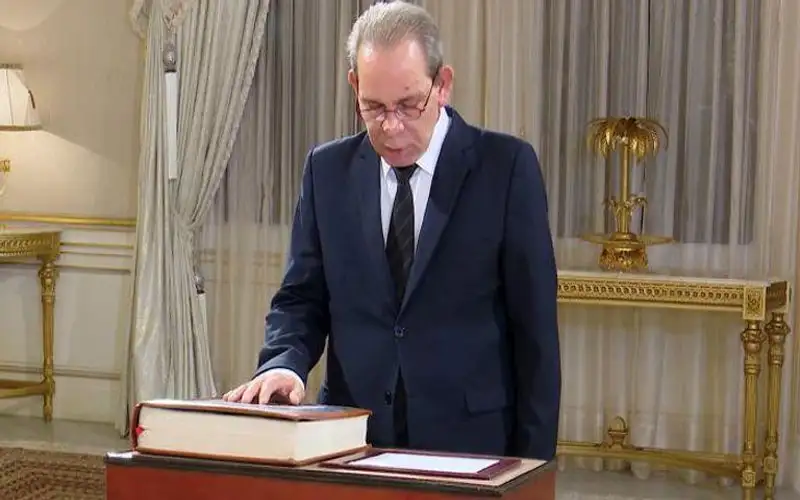 الرئيس التونسي يقيل رئيسة الحكومة