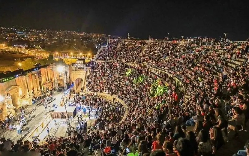 مهرجان جرش يرفع عدد المستفيدين إلى