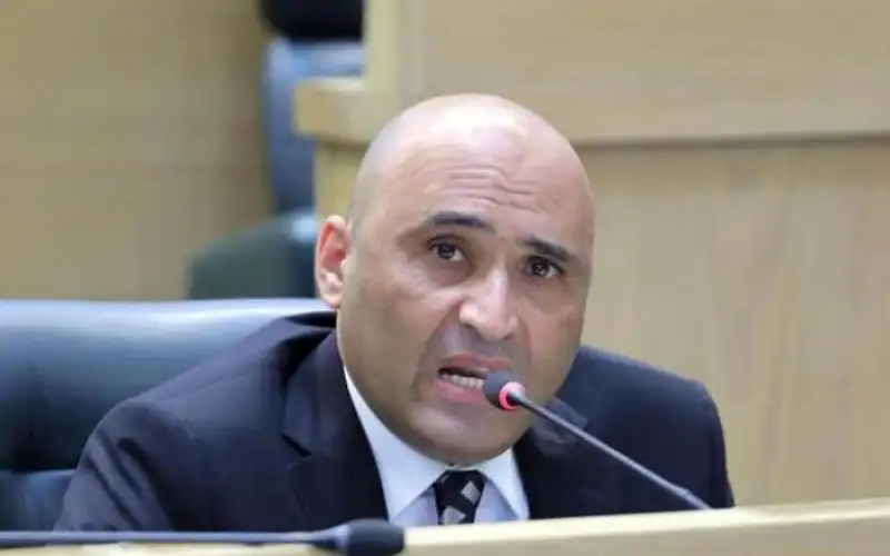 النائب احمد السراحنة يفتح النار على