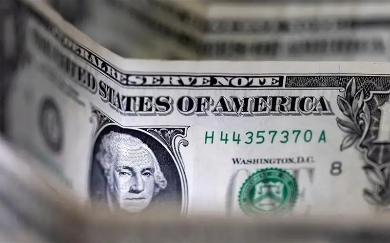 الدولار يعاني قبل صدور بيانات الوظائف