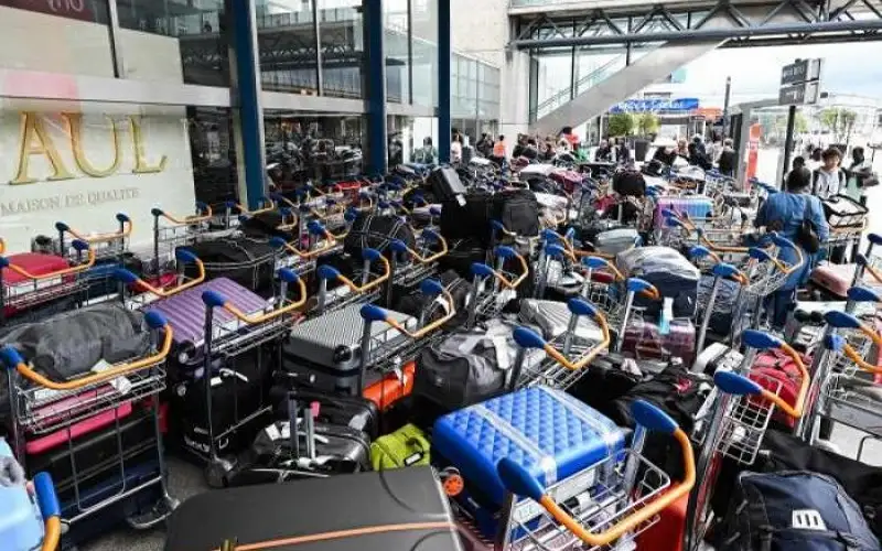 فوضى في مطار أورلي الفرنسي تؤخر