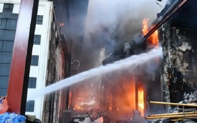 اندلاع حريق بمحل تجاري في الهاشمي