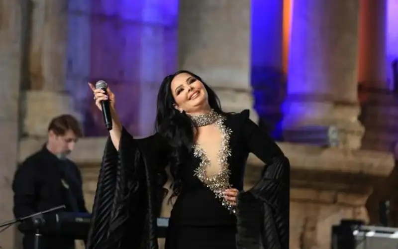 ديانا كرزون تسحر جمهور جرش بصوتها