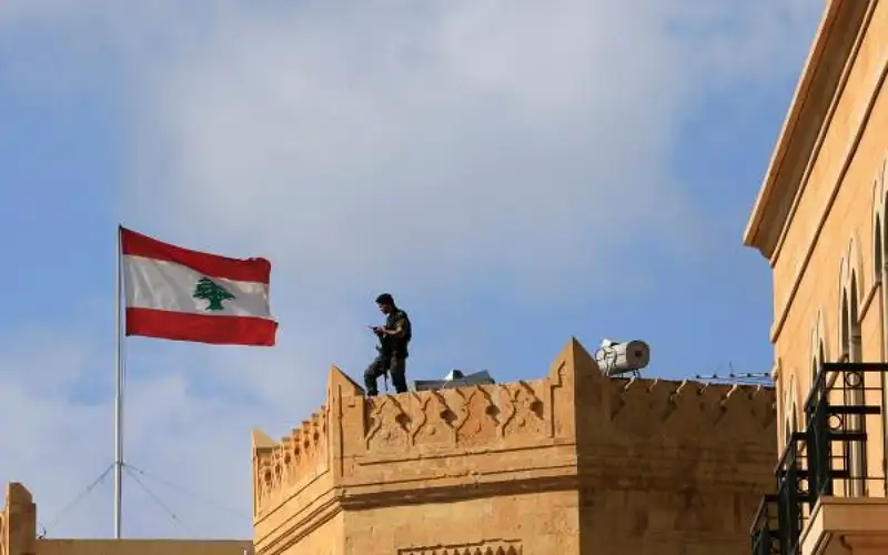 سفارات في لبنان تحذر رعاياها من