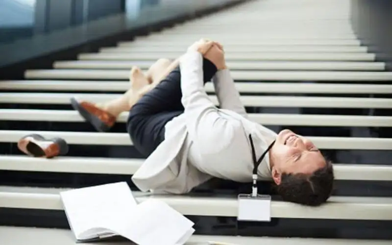 دراسة: إرتداء النساء لأحذية عالية يعرضهن