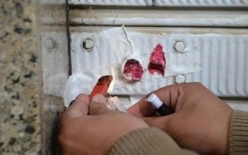 إغلاق محل معجنات وإتلاف مواد تموينية