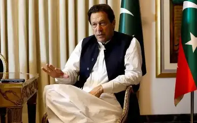 نقل عمران خان لسجن شديد الحراسة