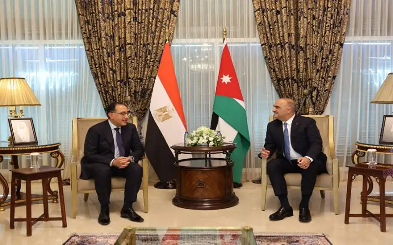 الخصاونة ومدبولي يبحثان العلاقات الثنائية