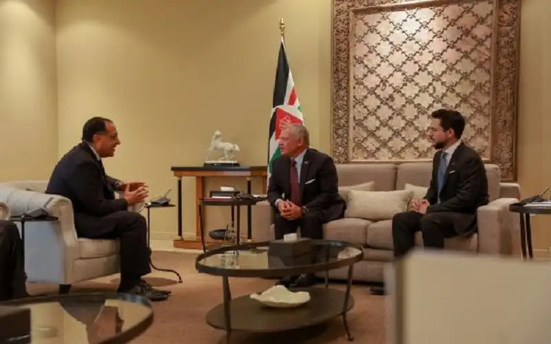 الملك يستقبل رئيس وزراء مصر