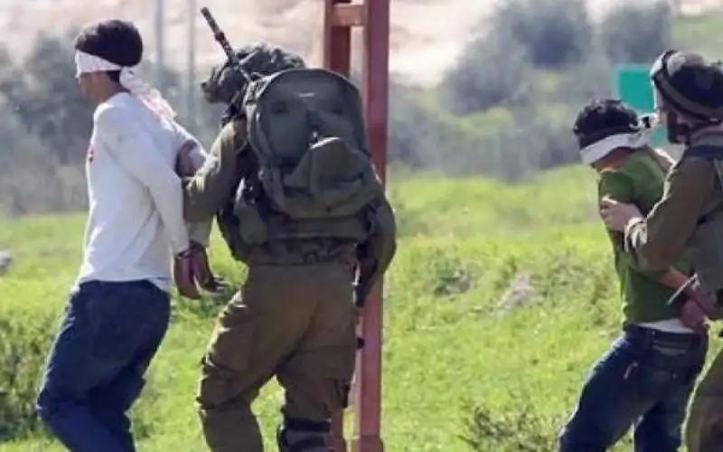 الاحتلال يعتقل 14 فلسطينيا بالضفة والقدس