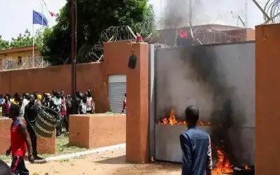 فرنسا: وجود قواتنا في النيجر بطلب