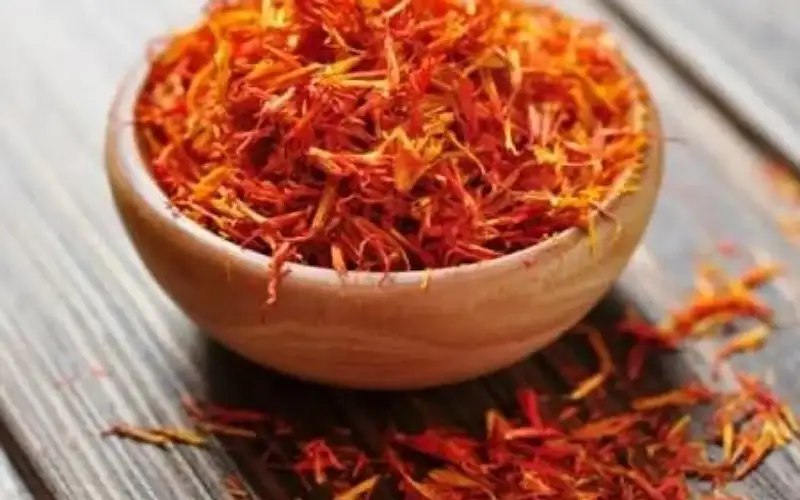 الزعفران.. البهار الفاخر المليء بالفوائد الصحية