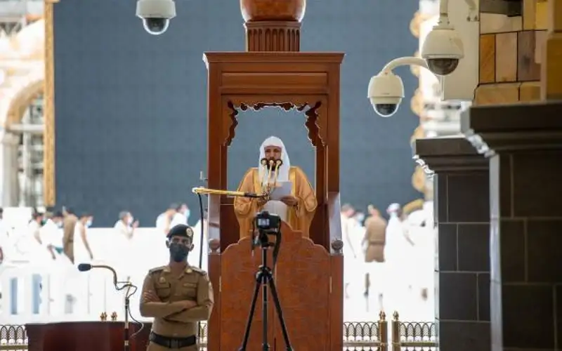 خلال صلاة الجمعة.. المعيقلي يتعرض لوعكة