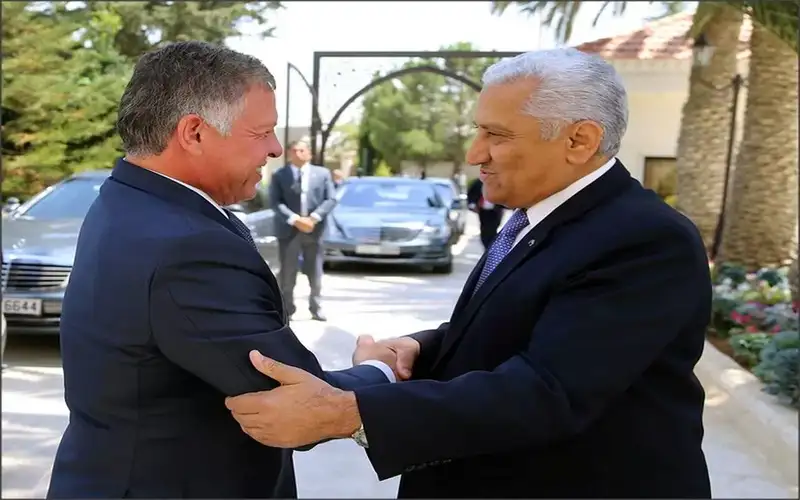 الملك في منزل عبدالله النسور
