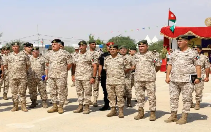 الحنيطي يزور قيادة المنطقة العسكرية الشرقية