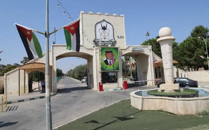 اليرموك : تحويل المحاضرات إلى التعليم