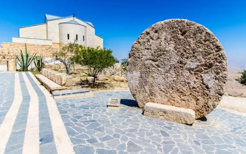 %1314 نسبة ارتفاع زوار جبل نيبو