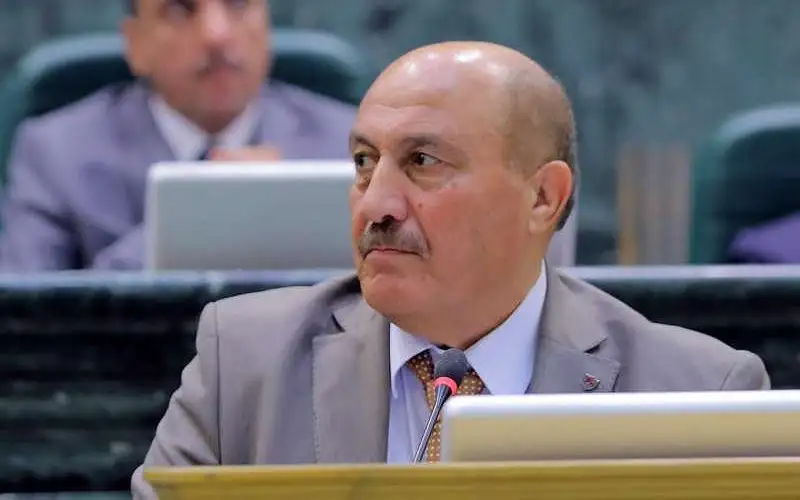 الذنيبات: (ما بدي أطلع ترند)