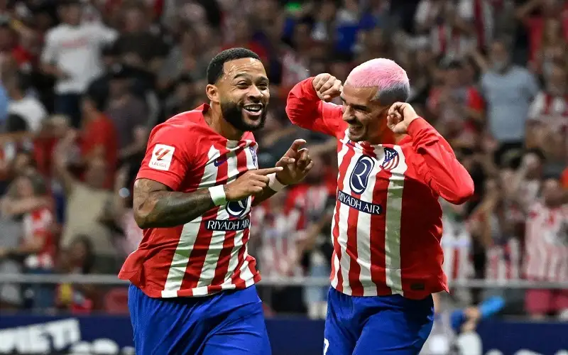 ديباي يقود أتليتيكو للفوز 3-1 على