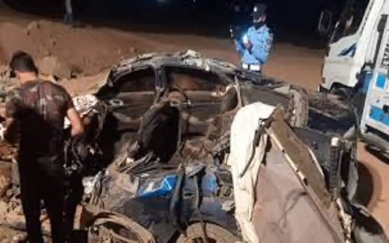 8 إصابات بحادث تصادم مركبتين في