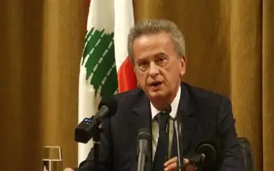 لبنان يجمد حسابات حاكم المصرف المركزي