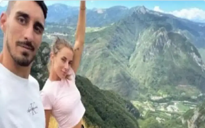 سقط هاتفه فسقط معه إلى الموت