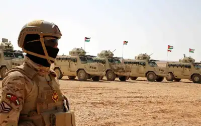 الجيش يسقط طائرة مسيرة محملة بمواد