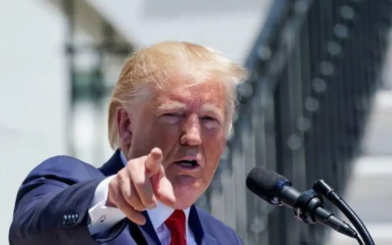 أكثر من نصف الأمريكيين يتخلون عن