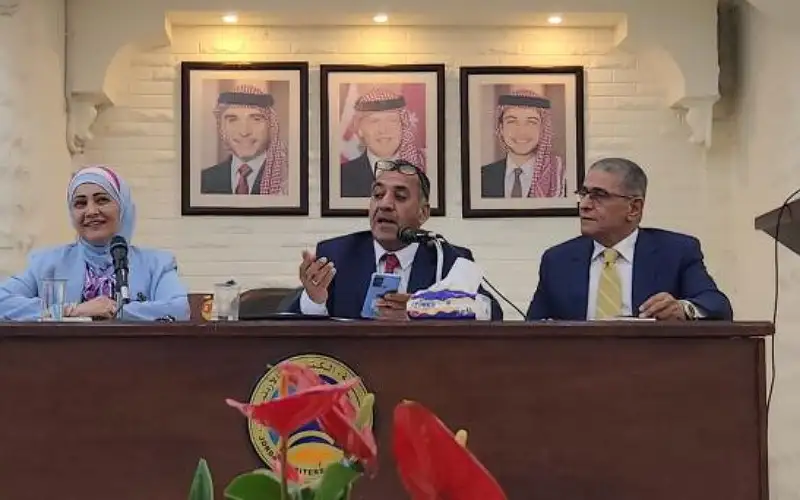 ندوة لديوان أنا متخم باللامكان للشاعر