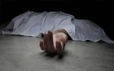 العثور على جثة عشريني أمام منزله