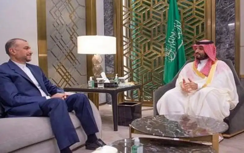 ولي العهد السعودي يبحث مع وزير