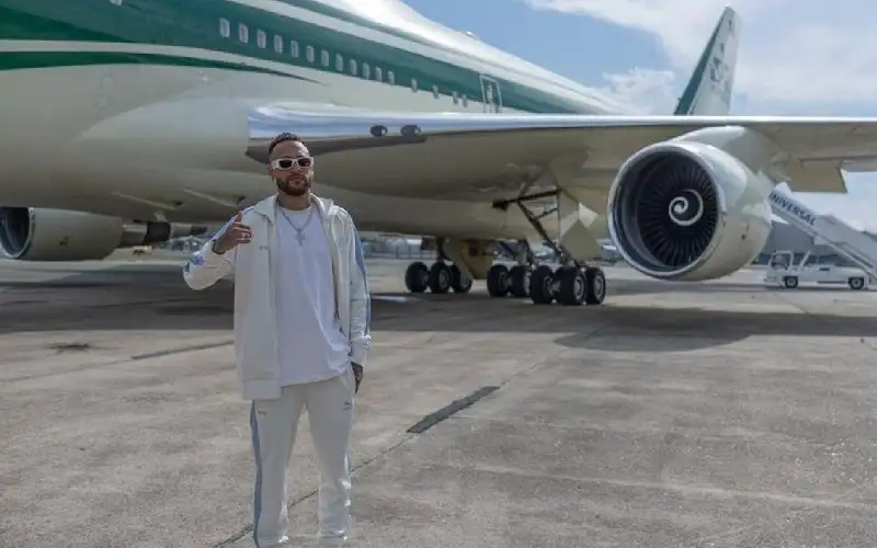 وصول نيمار إلى الرياض للانضمام للهلال