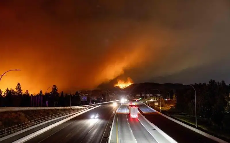 حرائق ضخمة تجتاح كندا وإجلاء جماعي