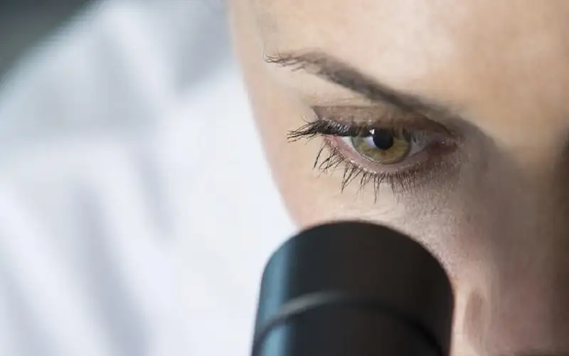 علامات مبكرة للخرف يمكن أن تظهر