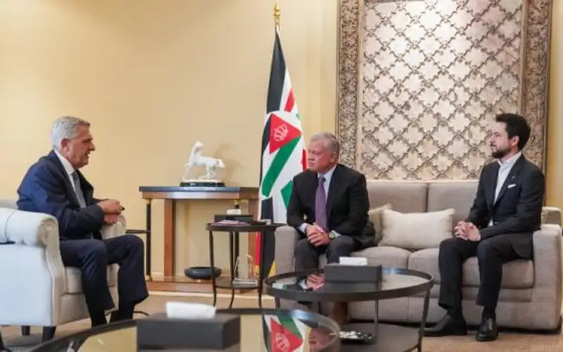 الملك يستقبل المفوض السامي للأمم المتحدة