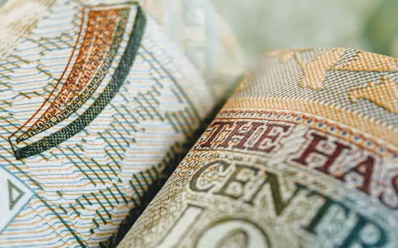 الدينار ارتفع أمام اليورو والإسترليني والين