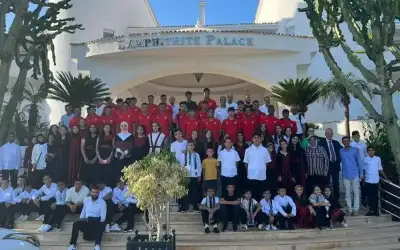 أطفال من القدس يلتقون المنتخب المغربي