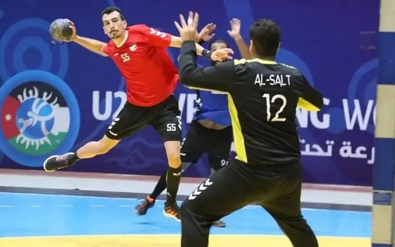 السلط والأهلي يواصلان صدارتهما لدوري كرة