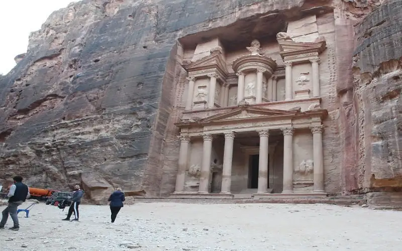 مضاعفة أعداد الغرف الفندقية في البترا