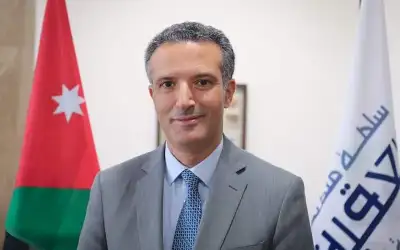 الفايز:مخططات لبناء معبر جديد يربط الأردن