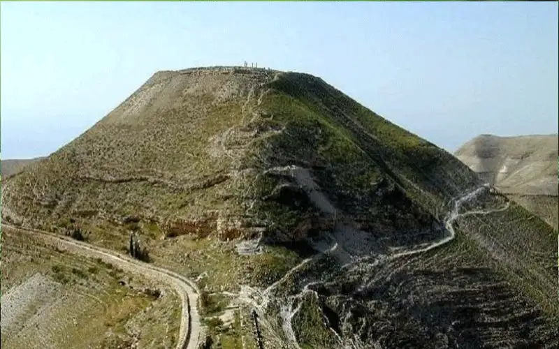 قرارات جريئة في الطريق بملف السياحة