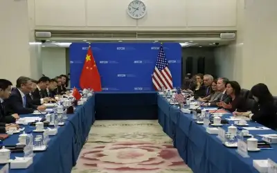 وزيرة التجارة الأميركية تبدأ زيارة للصين