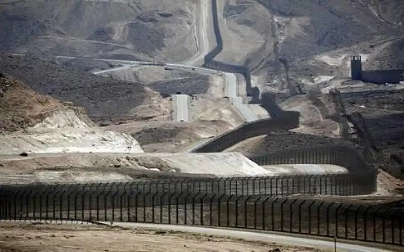 قلق بتل أبيب بعد اعتقال مصر