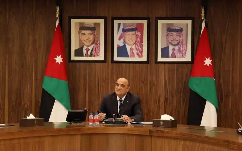 الخصاونة يوجه بالتفاوض على برنامج وطني