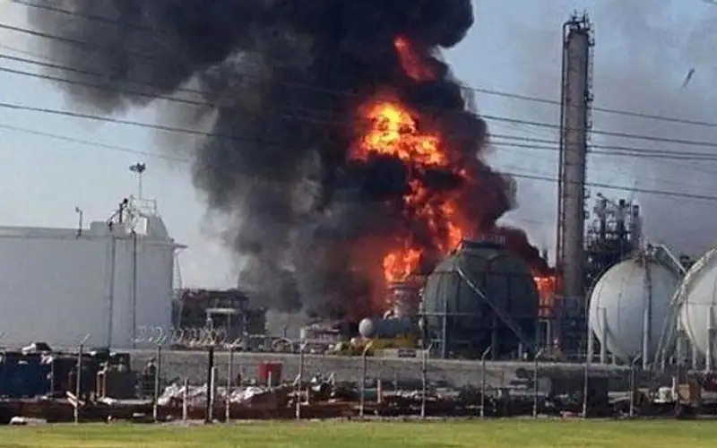 انفجار في مصنع للبتروكيماويات بإيران